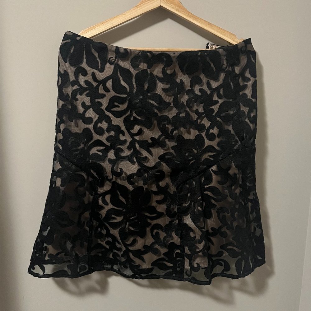 Holiday skirt with black pretty patterns Ann Taylor size 2